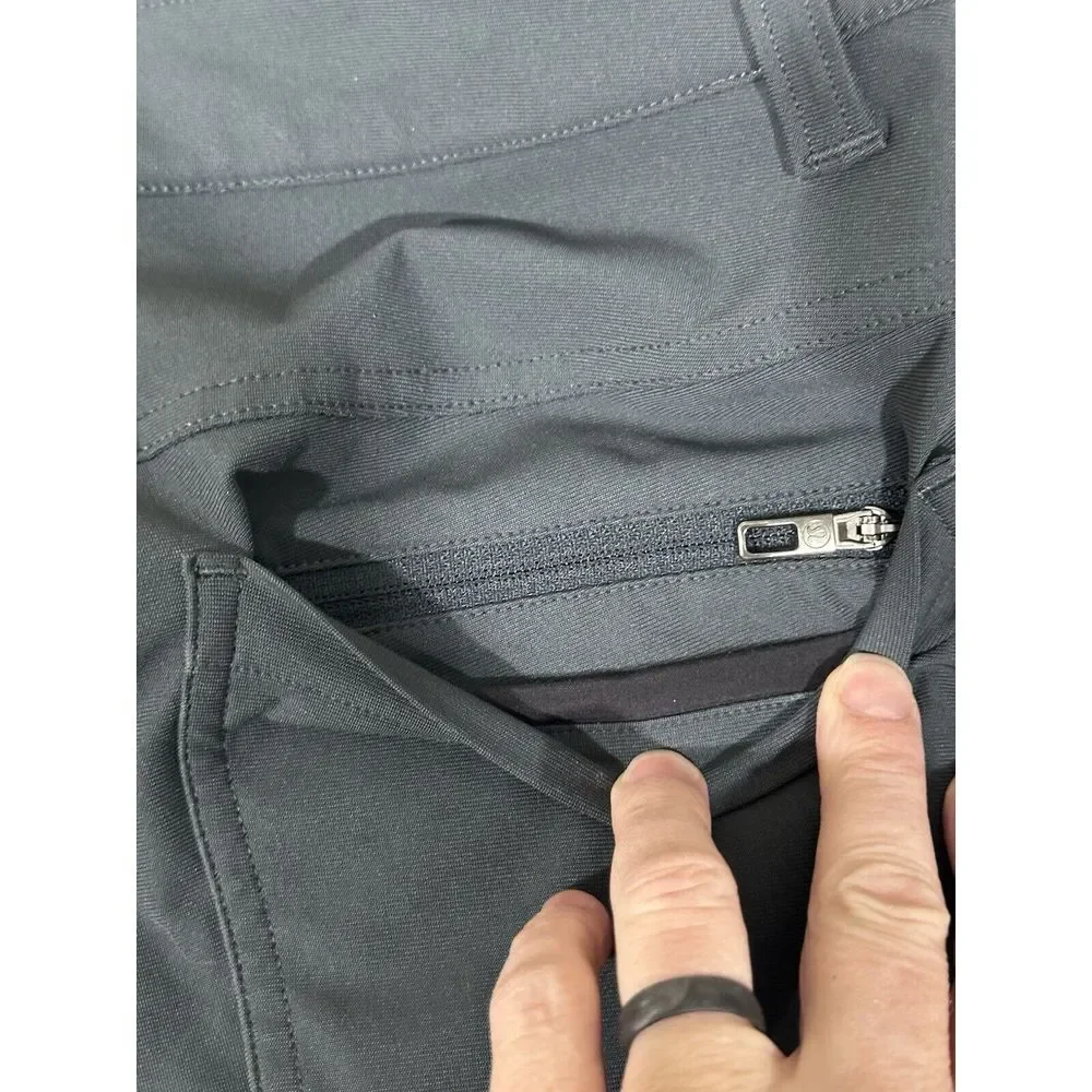 Lululemon Pants Mens 30 X 30 ABC 5 Pocket Dark Grey Flat‎ Front Light Weight